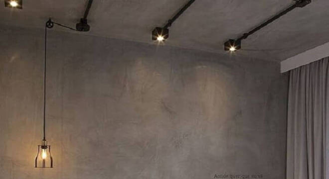 pendente para quarto moderno com parede de cimento queimado