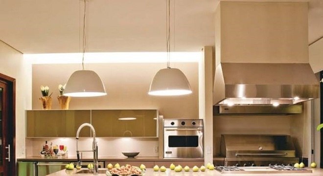 Pendentes complementam a decoração da cozinha