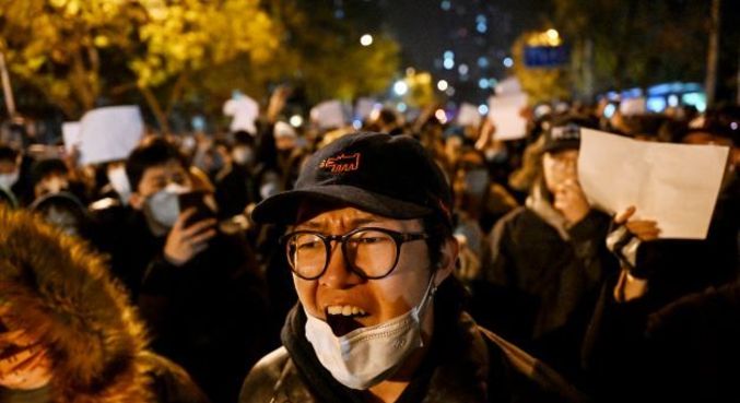 Protesto nas ruas de Pequim contra medidas anticovid