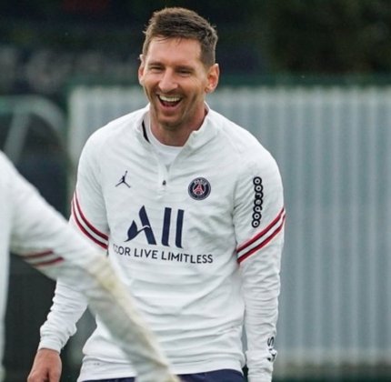 Pergunta número 10: Qual o número que Lionel Messi usa na sua camisa do PSG?