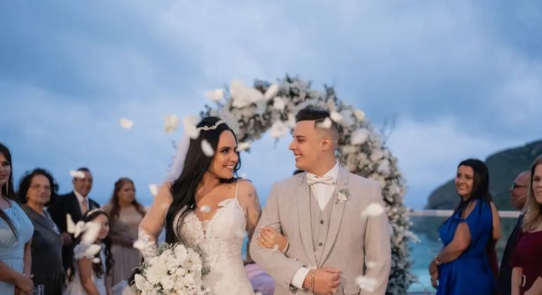 Perlla e Patrick Abrahão se casaram em junho deste ano