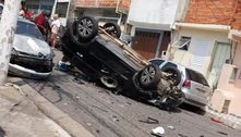 Suspeito foge após capotar carro durante perseguição em SP