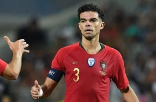 Personagem carimbado da seleção portuguesa, Pepe está presente na imensa maioria das convocações e deve estar presente no Qatar.