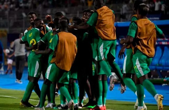 PERTO DA VAGA - Senegal: Líder do grupo H da África com 12 pontos, oito de vantagem em relação a Togo (segundo colocado) e com duas rodadas faltantes. As Eliminatórias africanas estão na segunda fase, em que as seleções são divididas em dez grupos de quatro. Todos os primeiros colocados se classificam para um mata-mata e as cinco equipes vencedoras desta fase seguinte vão para a Copa do Mundo.