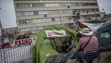 Peru: eleitores acampam em Lima para 'defender' seus votos