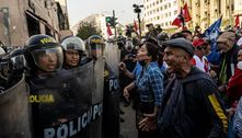 Milhares vão às ruas de Lima contra o presidente peruano Pedro Castillo