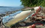 Uma garrafa jogada ao mar 21 anos atrás finalmente foi encontrada por um pescador, depois de flutuar por 480 km e chegar ao mar da Noruega *Estagiária do R7, sob supervisão de Filipe Siqueira