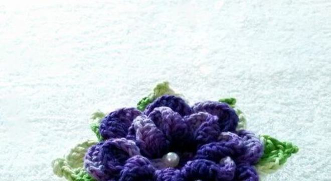 Peso de porta de crochê com flor