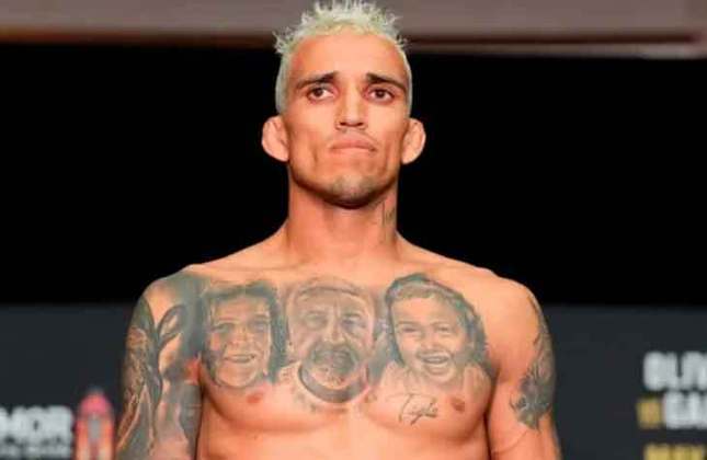 Peso-Leve (Divisão Masculina) - Charles do Bronx: Ele era o dono do cinturão até a última semana, porém não atingiu o peso limite para o UFC 274 e perdeu o posto. Ainda sim, é o 1° no ranking e deve disputar novamente o título Peso-Leve (Divisão Masculina) - Charles do Bronx: Ele era o dono do cinturão até a última semana, porém não atingiu o peso limite para o UFC 274 e perdeu o posto. Ainda sim, é o 1° no ranking e deve disputar novamente o título