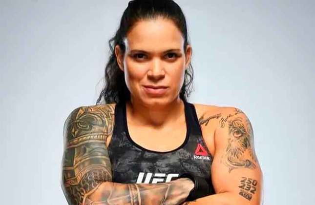 Peso-Pena (Divisão Feminina) - Amanda Nunes: A lutadora é a atual campeã e dona do cinturão na categoria