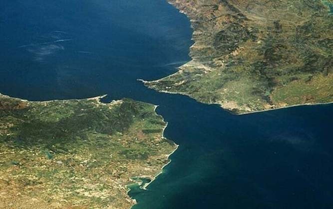 Pesquisadores estimam que o aquífero Hyblaean tenha cerca de 6 milhões de anos, quando uma megainundação encheu a Bacia do Mediterrâneo, restabelecendo a conexão com o Oceano Atlântico através do Estreito de Gibraltar.