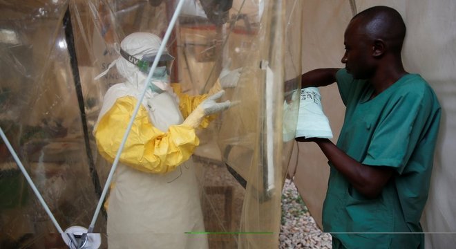 Alta taxa de mortalidade do Ebola forçou medidas extremas de controle da saúde