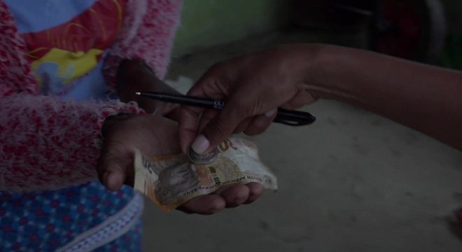 O dinheiro arrecadado com a venda de senhas de wi-fi é reinvestido na rede