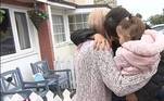 Após 17 meses, uma família se reuniu novamente em um encontro recheado de lágrimas e gratidão