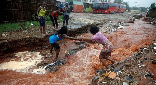 Ciclones que atingiram a África nos últimos dois meses deixaram centenas de mortos