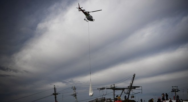  Helicópteros foram contratados para transportar quase 50 toneladas de neve