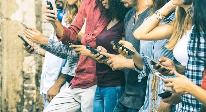 À medida que mais gente compartilha conteúdo online, o trabalho de moderação se torna mais relevante