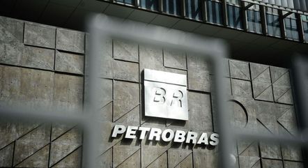 Petrobras prevê 30 mil empregos em unidade de PE