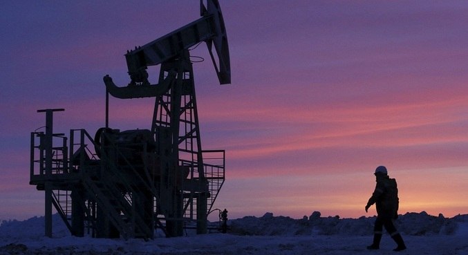 Opep+ decidiu conter a produção de petróleo