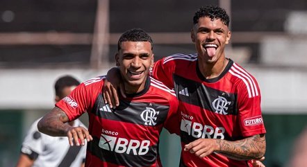 Petterson em jogo pela base do Flamengo