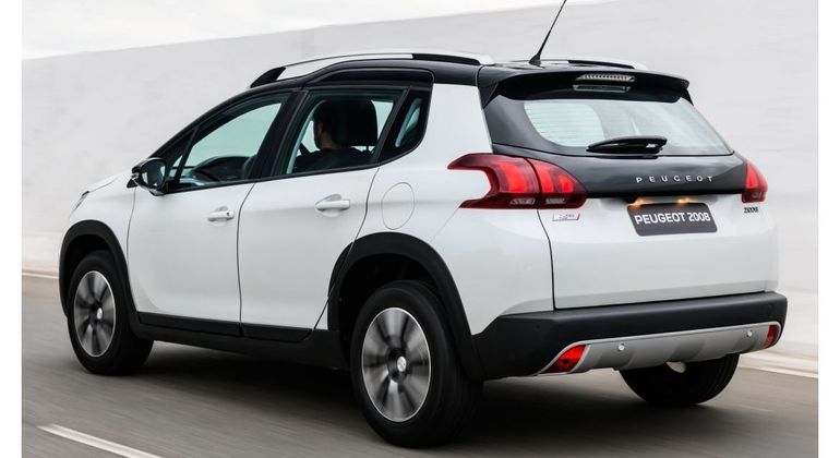 Peugeot 2008 vem equipado com motor flex de 1.6 litro aspirado de até 120 cv