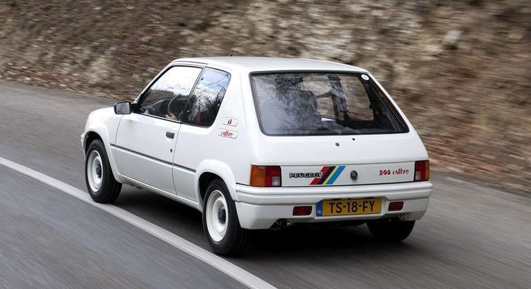 Peugeot 205 tinha motor de 104cv nos anos 1980 e fez sucesso na Europa