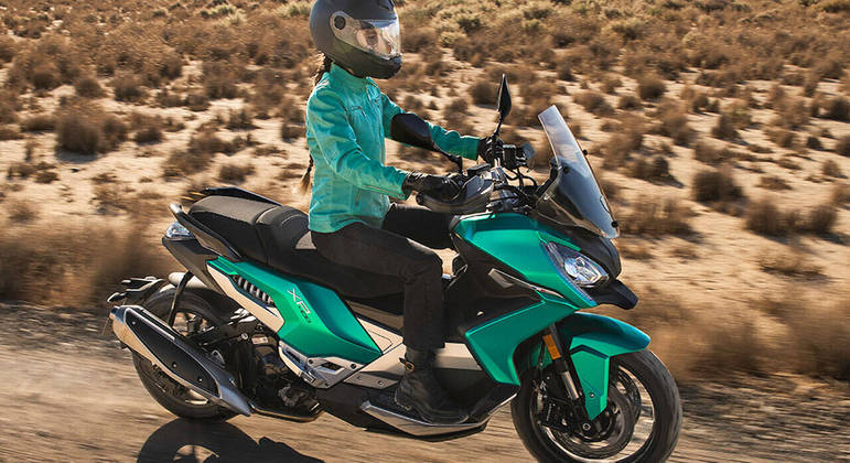 Peugeot divulgou que venderá a scooter XP400 por 7.9990 euros na versão Allure