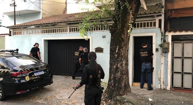 Em Vila Isabel, no Rio, PF faz buscas em casa que recebia armas dos Estados Unidos