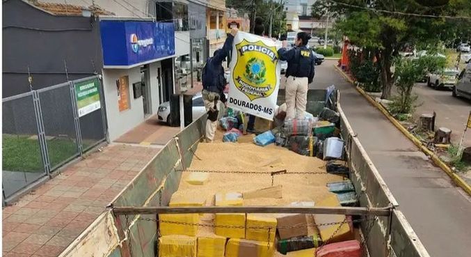 Polícia Rodoviária Federal apreende 16 toneladas de maconha em Ponta Porã (MS)