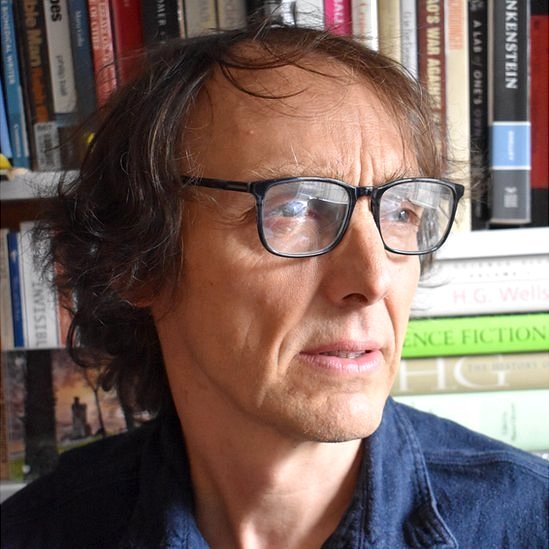 Ball é um dos jornalistas científicos mais renomados do Reino Unido