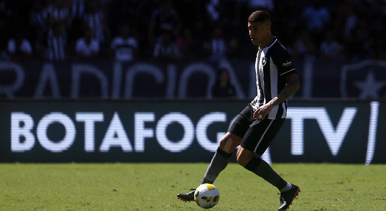 Philipe Sampaio se lesionou no empate do Botafogo com o Juventude