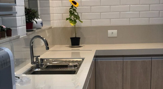 Pia de porcelanato cozinha cinza