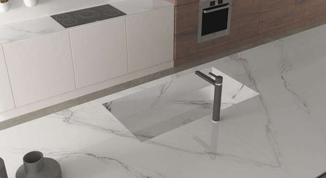 Pia de porcelanato cozinha com cuba esculpida elegante