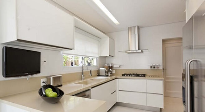 Pia de porcelanato cozinha grande