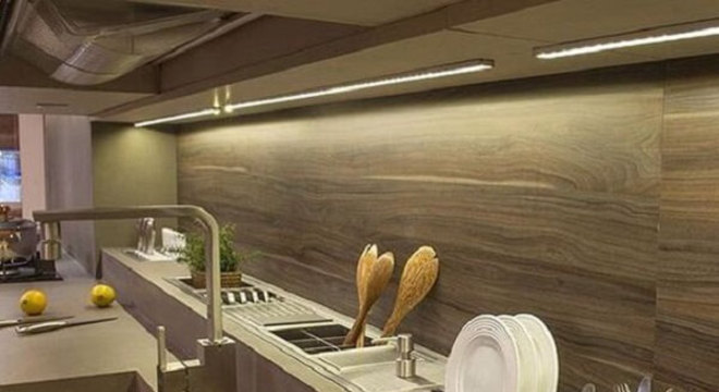 Pia de porcenalato grande com porta talheres