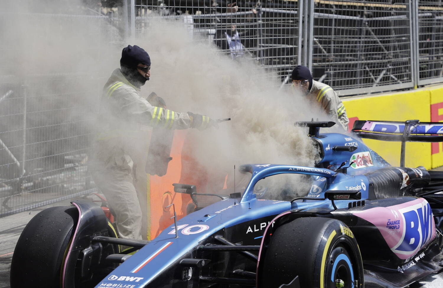 Lance Stroll bate forte e treino do GP de Singapura é interrompido