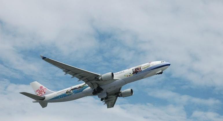Piloto da China Air investigado por violar quarentena