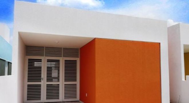 Pintura de casa com laranja
