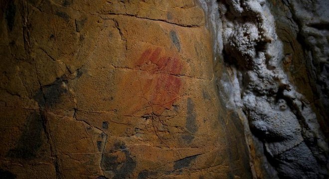 Pinturas rupestres encontradas na Espanha foram criadas 20 mil antes da chegada dos humanos modernos à Europa, possivelmente por neandertais 