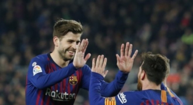 Piqué e Messi - Barcelona x Valladolid