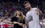 Apesar do término e polêmicas recentes, Piqué e Shakira foram casados por 11 anos. O ex-zagueiro do Barcelona e a cantora colombiana se conheceram nos bastidores da Copa do Mundo de 2014, vencida pela própria Espanha. Os dois têm dois filhos