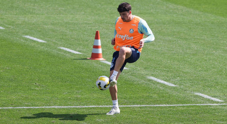 Piquerez durante o treino do Palmeiras visando o duelo contra o Ceará pelo Brasileirão