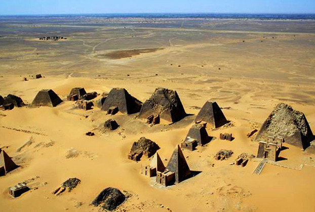 Pirâmides Núbias, Sudão:  Foram construídas entre o século 8 a.C. e o século 4 d.C. e são consideradas uma das maiores concentrações de pirâmides do mundo. Pela importância histórica, elas se tornaram um Patrimônio Mundial da UNESCO.