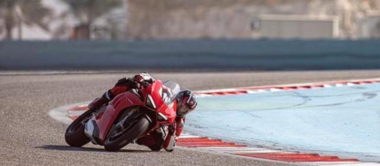 Pirelli Diablo Supercorsa SP equipará Ducati Panigale V4 2020 - Prisma - R7  Moto Segurança e Trânsito