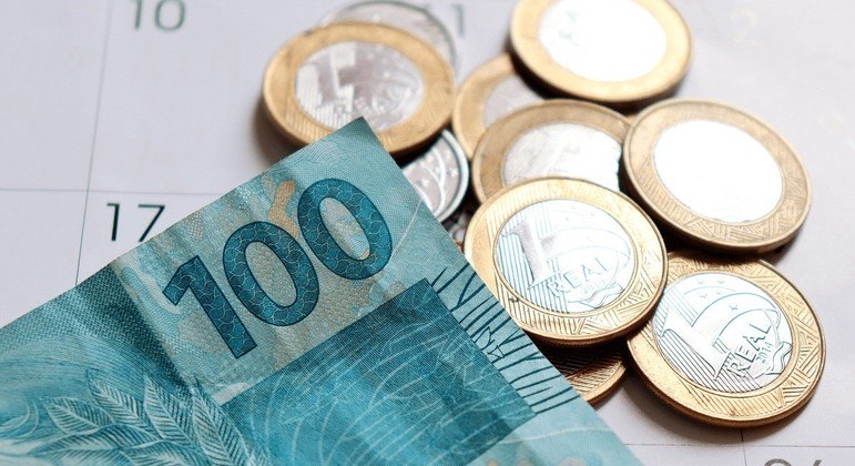 Beneficiários do Auxílio Brasil vão receber R$ 600 até o fim do ano