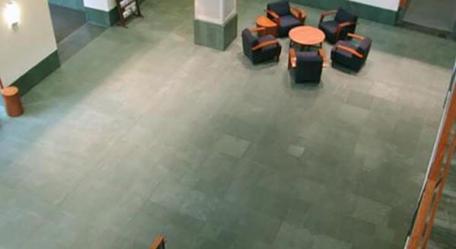 piso de ardósia verde