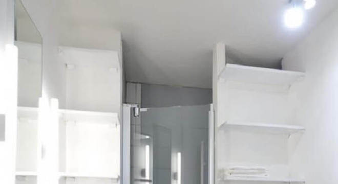 piso de madeira para banheiro todo branco 