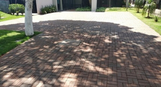 Piso intertravado utilizado no ambiente de garagem