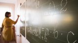 Regra mudou: professores se aposentam com quantos anos em 2023?