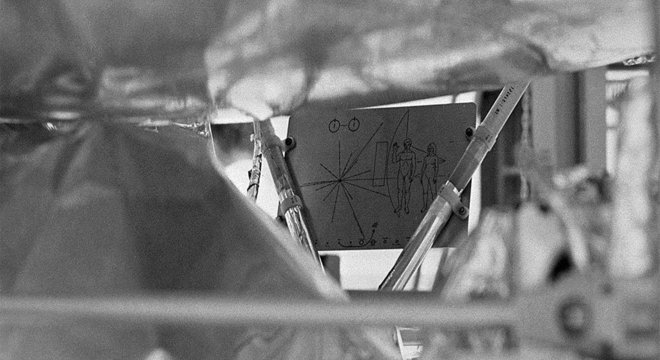  Pioneer 10 e Pioneer 11 carregavam nossos cartões de visita para qualquer outro navegador espacial que pudesse encontrá-las em um futuro distante